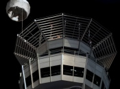 Nouveau radar sol SR-3 (SAAB) qui couronne la tour de contrôle de Paris-Orly