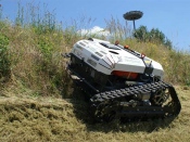 Robot hybride utilisé pour la maintenance des espaces verts