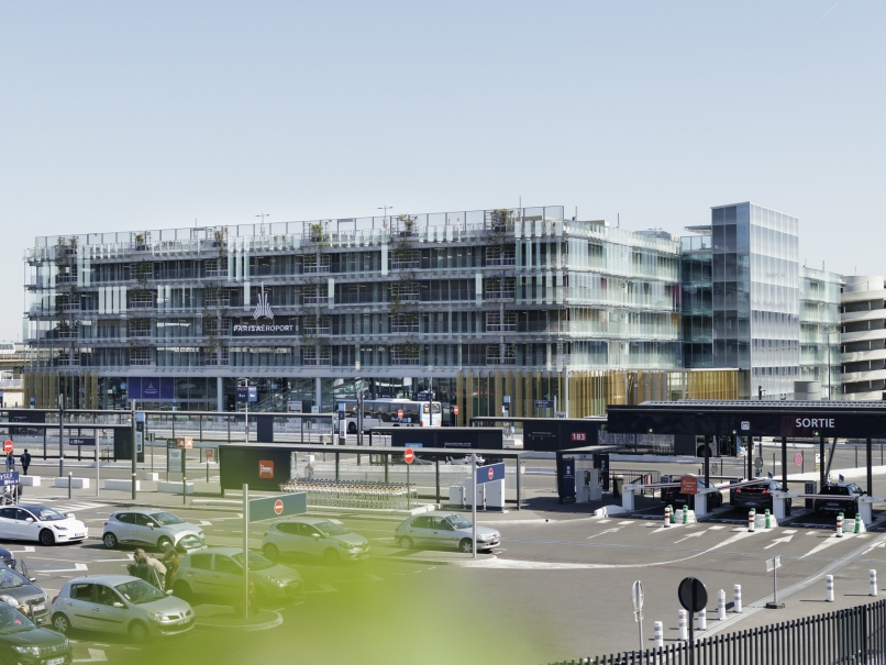 Vue extérieure du Parking P3 et de la gare routière, Orly 3, Paris-Orly